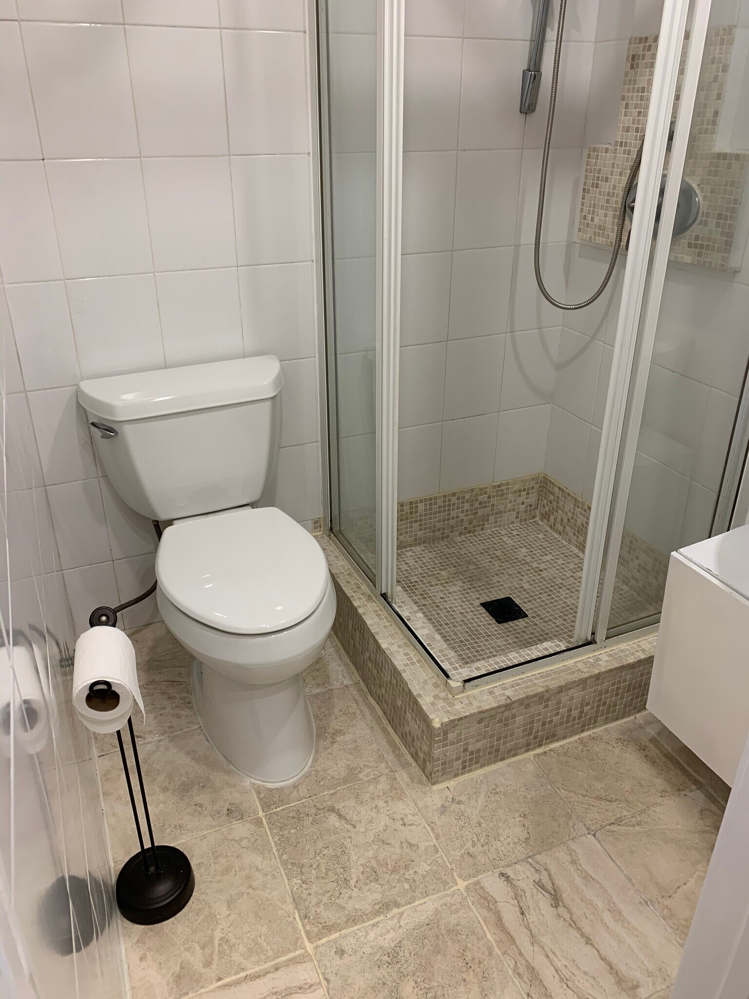 Building Photo - 8979 Shoreham Dr