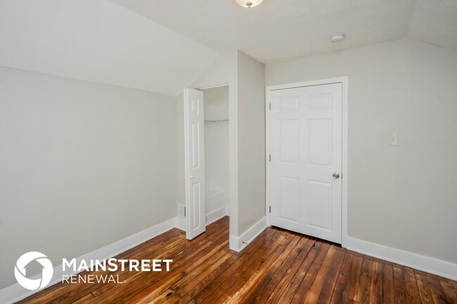 Building Photo - 1821 W Lee St