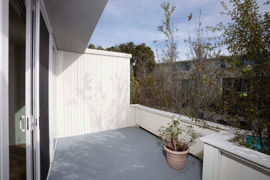 Building Photo - 478 Seaward Rd