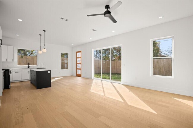 Building Photo - 2715 Sweeney Ln