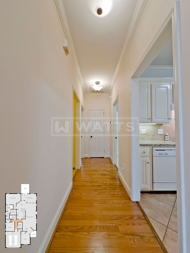 Building Photo - Spacious 3-Bed, 2-Bath Riverchase Garden Home