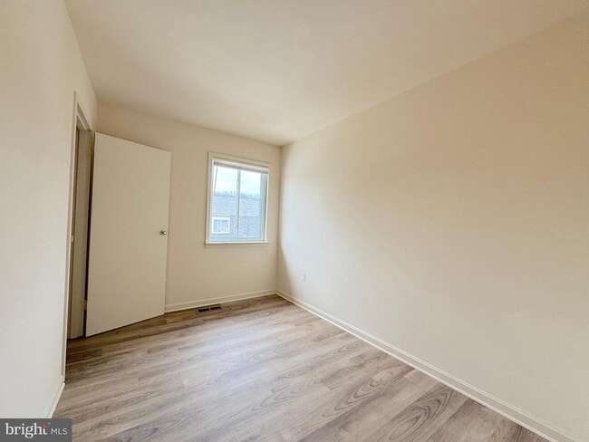 Building Photo - 4513 Logsdon Dr