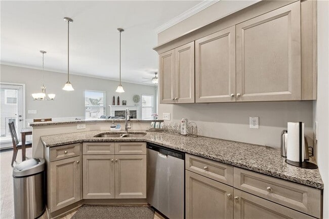 Building Photo - 334 Melody Ln