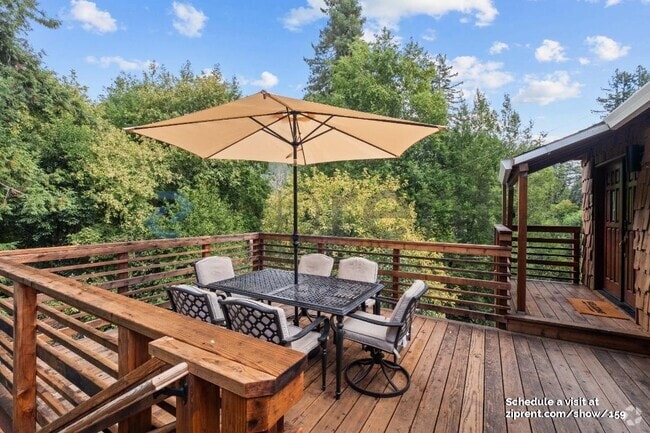 Building Photo - 10590 River Dr
