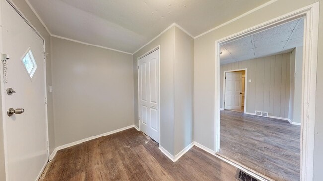 Building Photo - 4023 Valley Rd