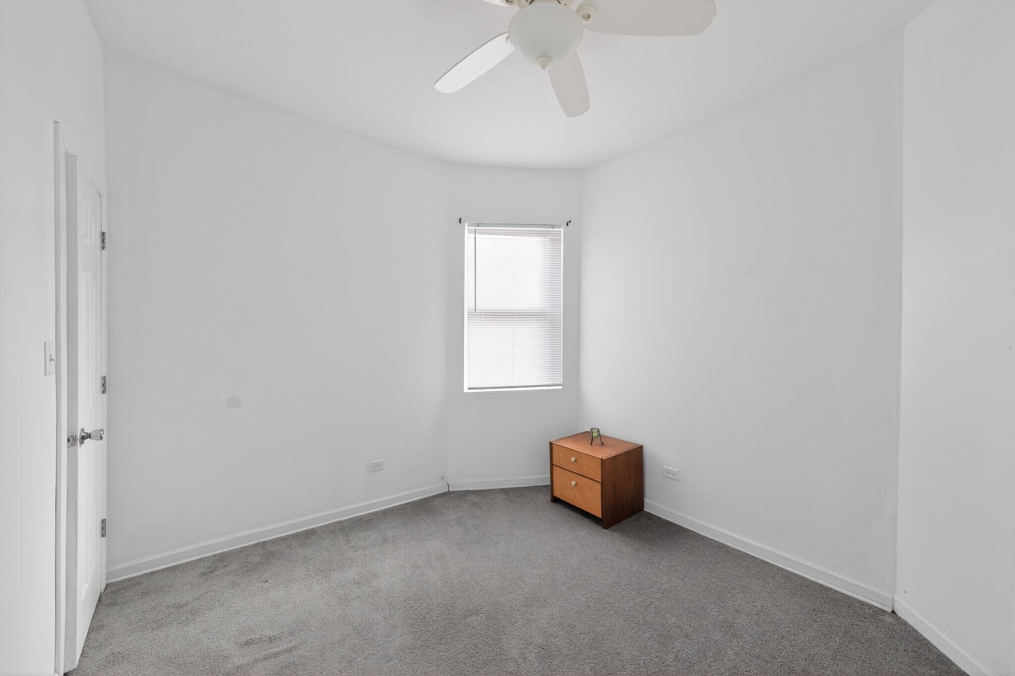 Building Photo - 1144 W 68th St