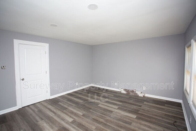 Building Photo - 200 Cooper St