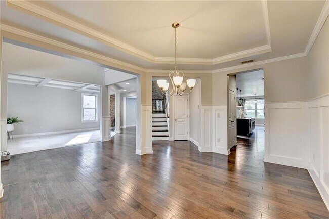Building Photo - 2540 Maple Ridge Ln