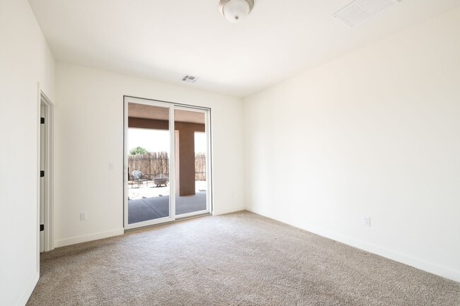 Building Photo - Stunning 3-Bedroom Home with Mountain Views in Tessera