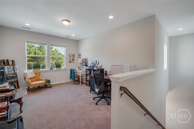 Building Photo - 69 Lower Creek Dr