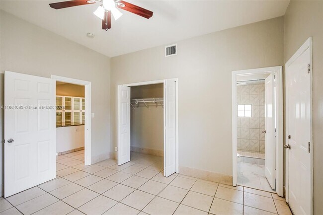 Building Photo - 530 S 28th Ave