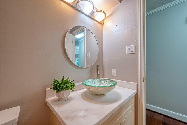 Building Photo - 10118 Briar Forest Dr