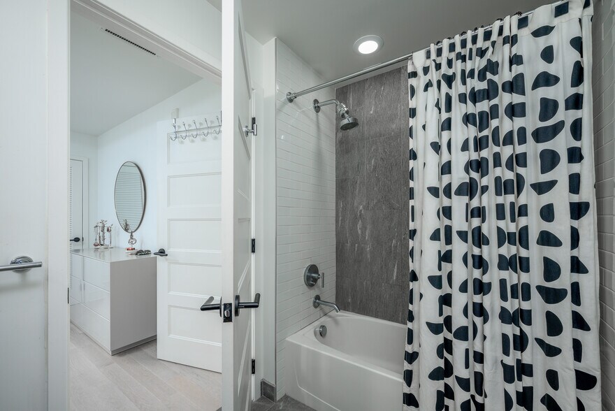 Building Photo - 10 PROVOST St