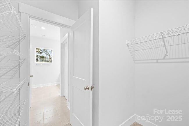 Building Photo - 9646 Munsing Dr