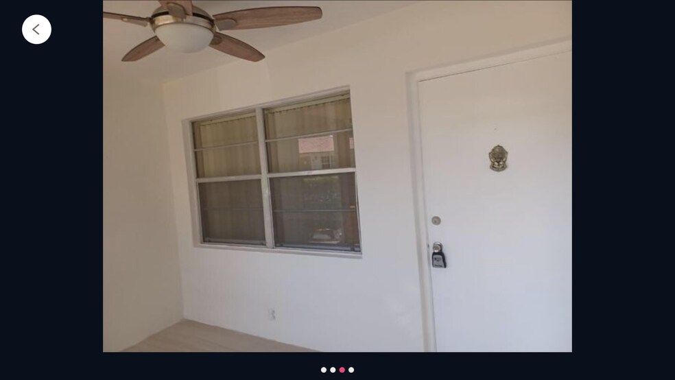 Building Photo - 501 Blue Heron Dr