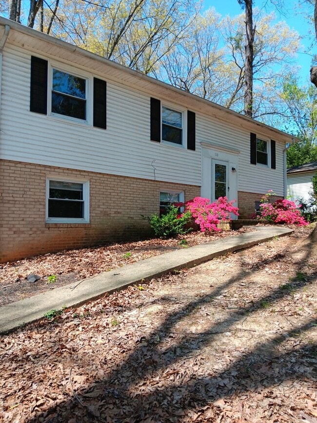 Building Photo - 110 Middlesex Dr