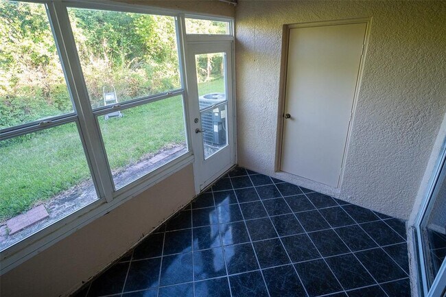 Building Photo - 1250 Redondo Way