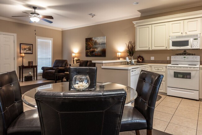 Building Photo - Woodshire Duplexes & Townhomes