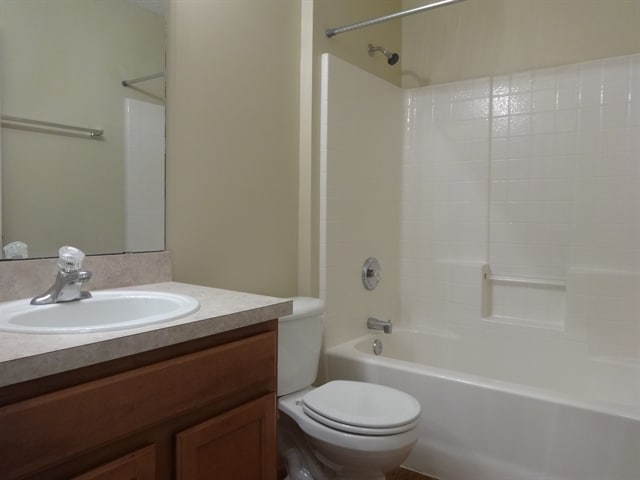 Building Photo - 6685 Southern Oaks Dr