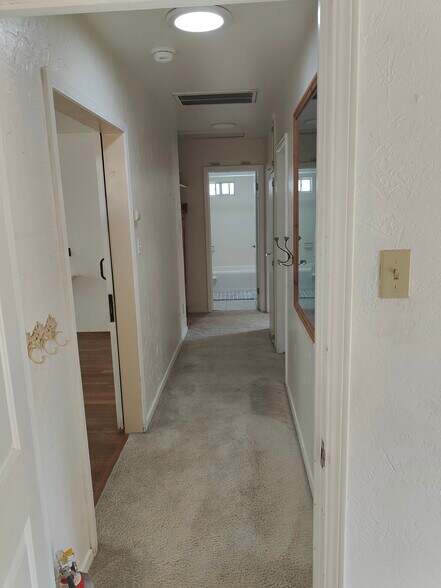Building Photo - 271 Kottinger Dr