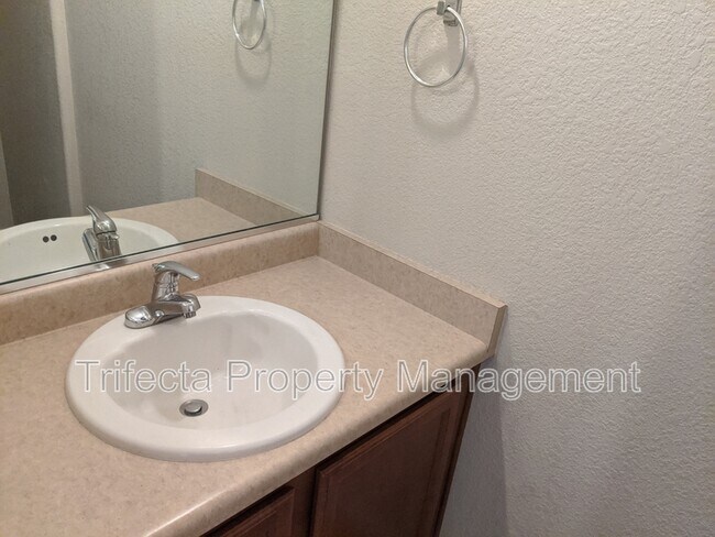 Building Photo - 5551 W 29th St