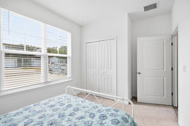 Building Photo - NEW TOWNHOME