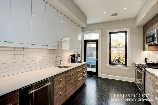 Building Photo - 1964 2nd St NW