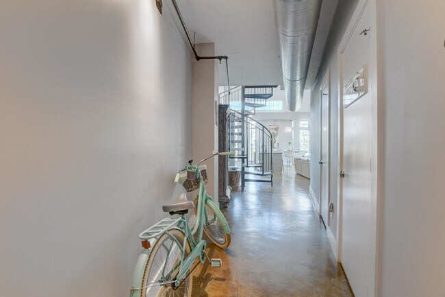 Building Photo - 185 NE 4th Ave