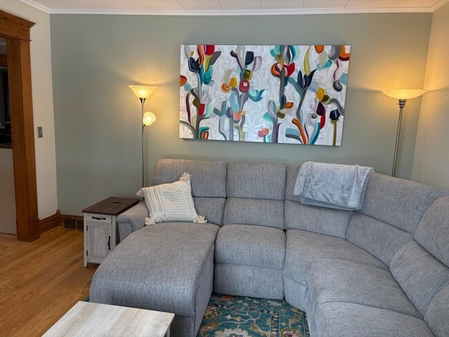 Building Photo - 433 McKinley St