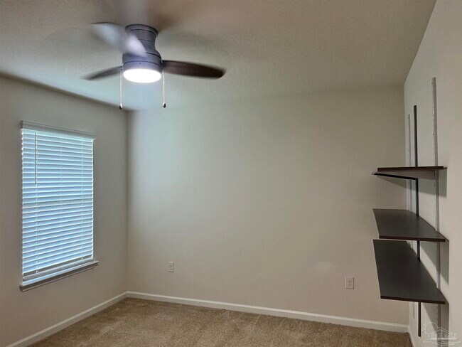Building Photo - 5862 Blackhorse Cir