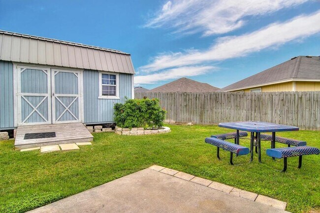 Building Photo - 2409 Gold Star Dr