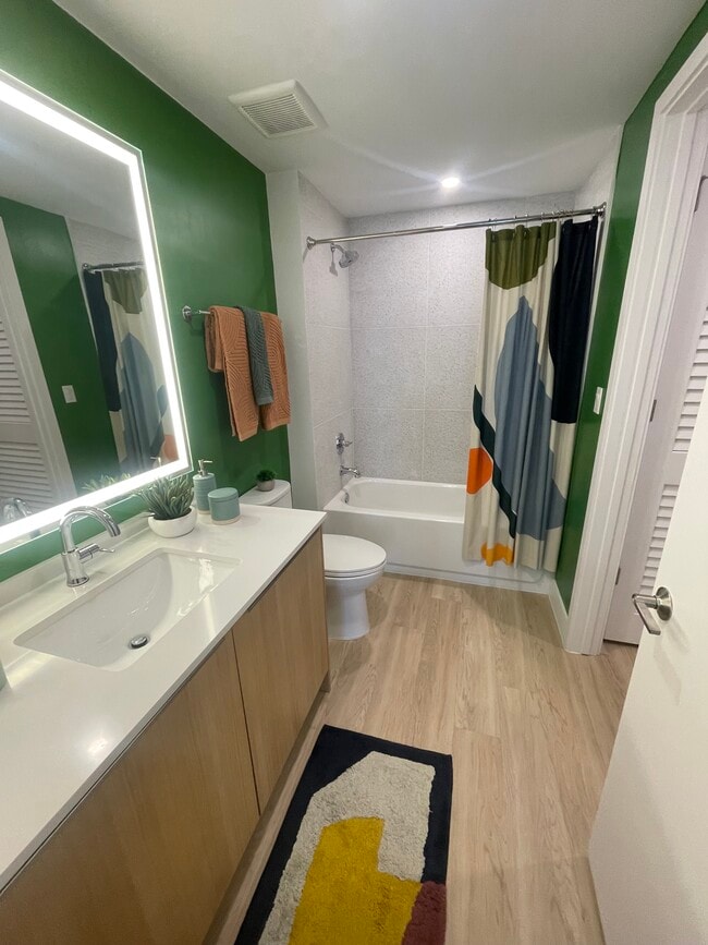 Building Photo - 530 NE 59th St