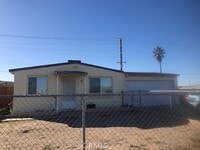 Building Photo - 812 Lillian Dr