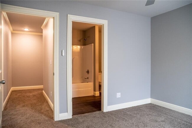 Building Photo - Ready to rent for Summer 2026 | 3 bed, 3 bath