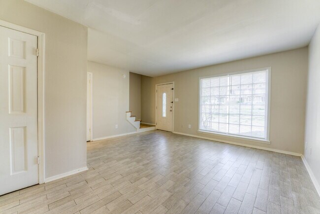 Building Photo - Qualified Tenants Get 50% Off First Month!...
