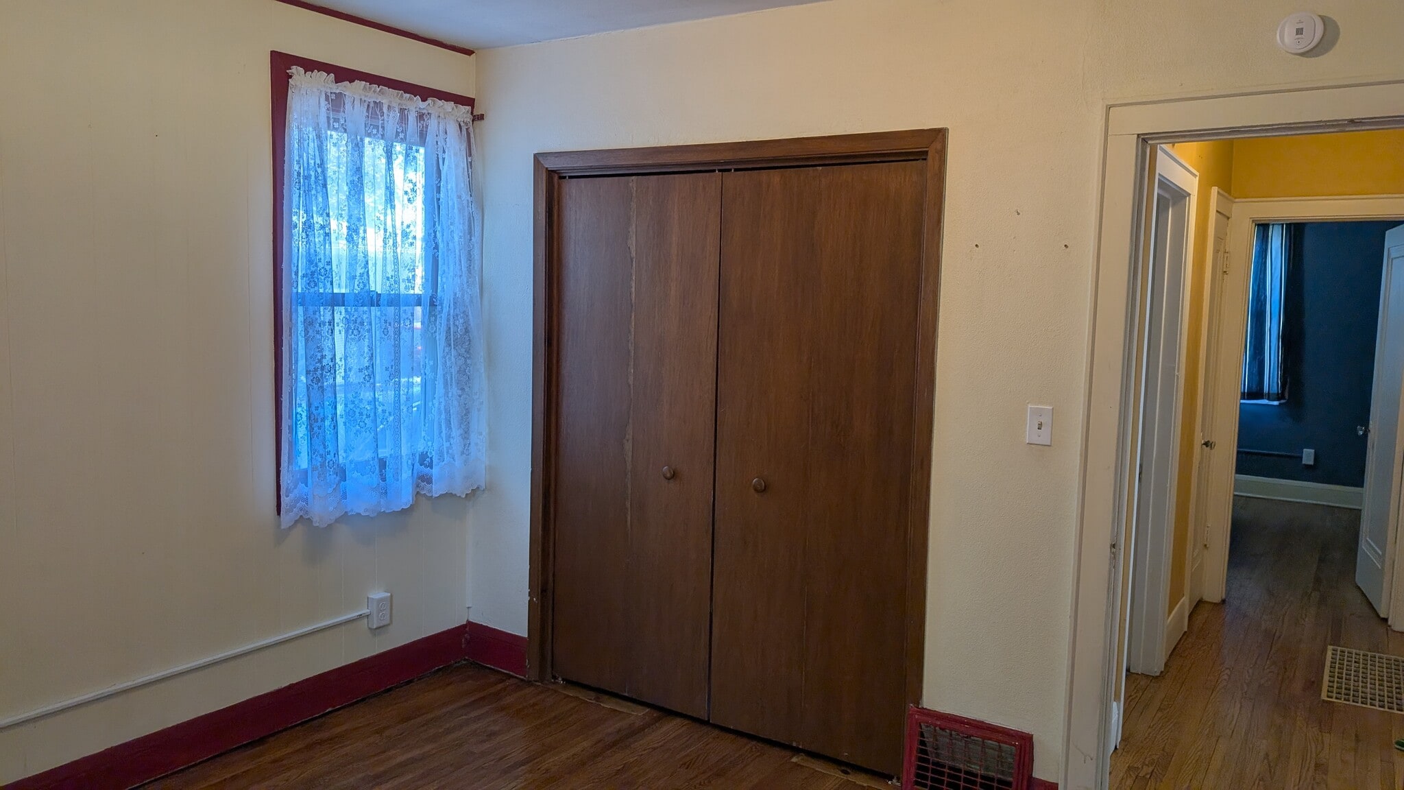 Building Photo - 305 Pierce Ave