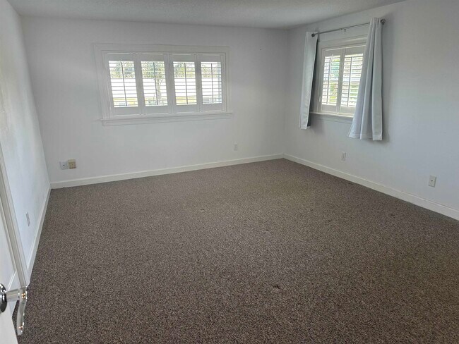 Building Photo - 6951 Middleton Ave