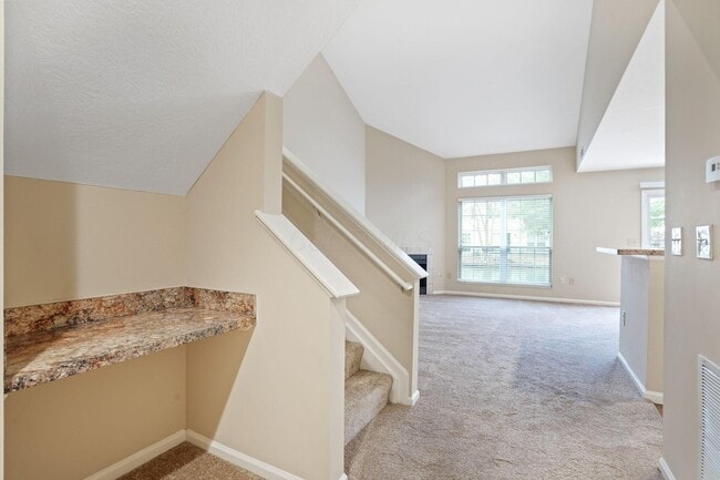 Building Photo - 5004 Stratford Pine Ln