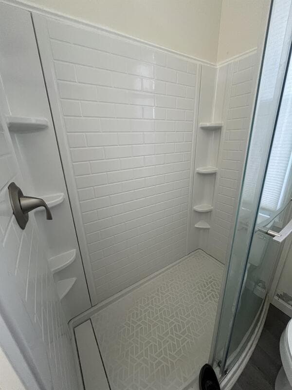 Building Photo - 6 S Lake Ave