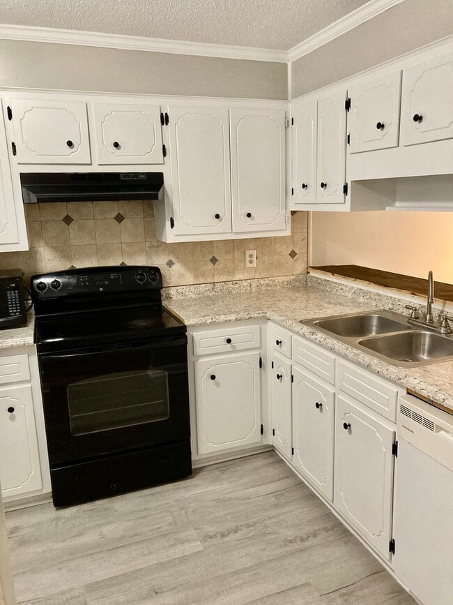 Building Photo - Columbia County Townhome