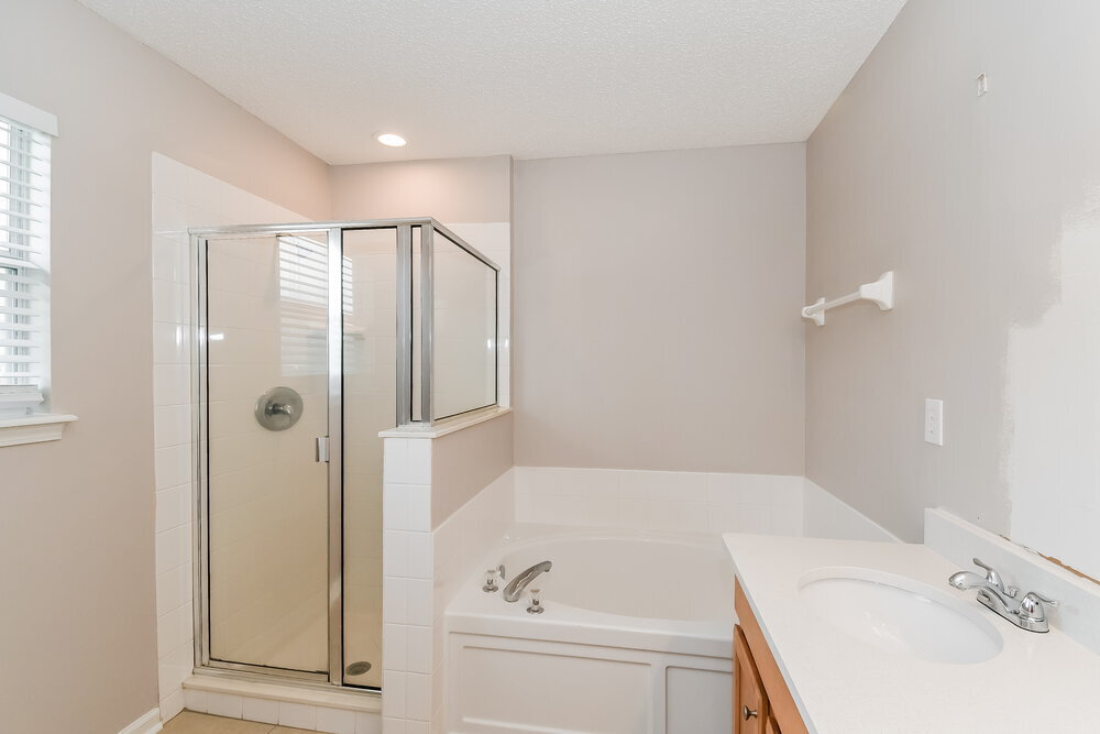 Building Photo - 228 Prince Phillip Dr