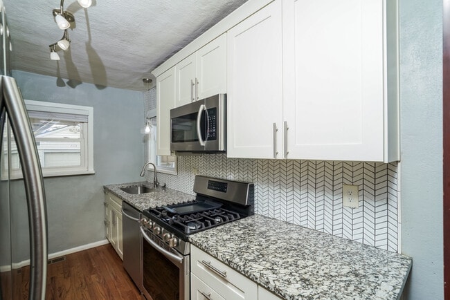 Building Photo - Fantastic 3bd/1ba home! Let yourself in!