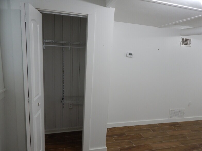 Good Size Closet - 3388 Harrison Rd