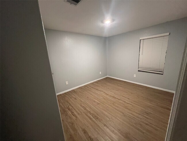 Building Photo - 3783 Solanum Dr