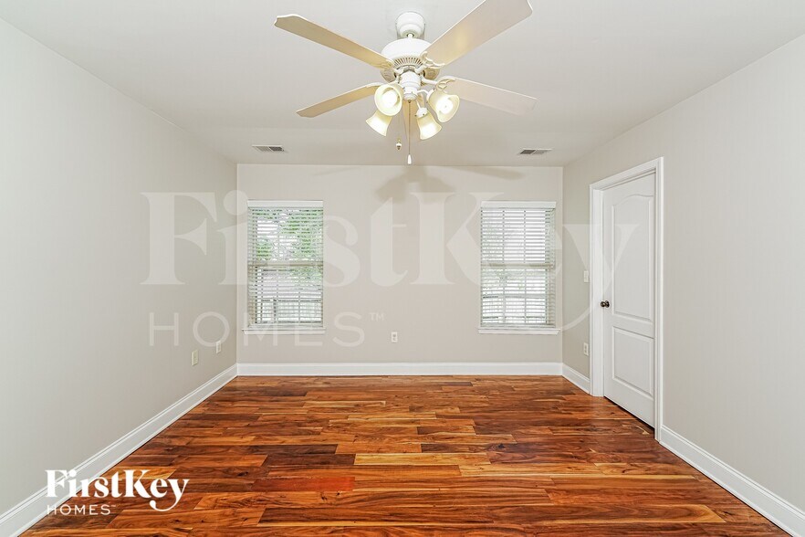 Building Photo - 417 Rockview Trail