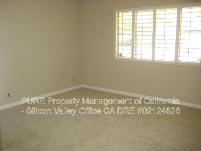 Building Photo - 734 Bantry Ct
