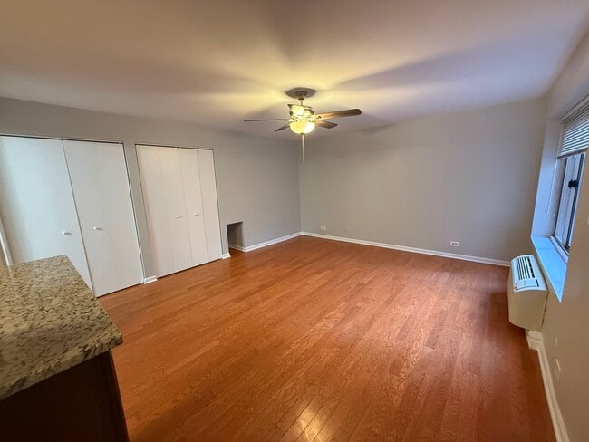 Building Photo - 744 W Gordon Terrace