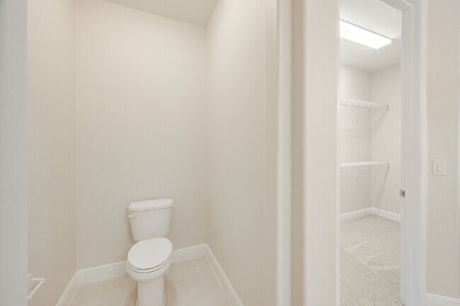 Building Photo - Loren Cove Villa