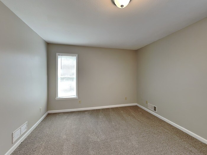 Building Photo - 308 Rebecca Ct