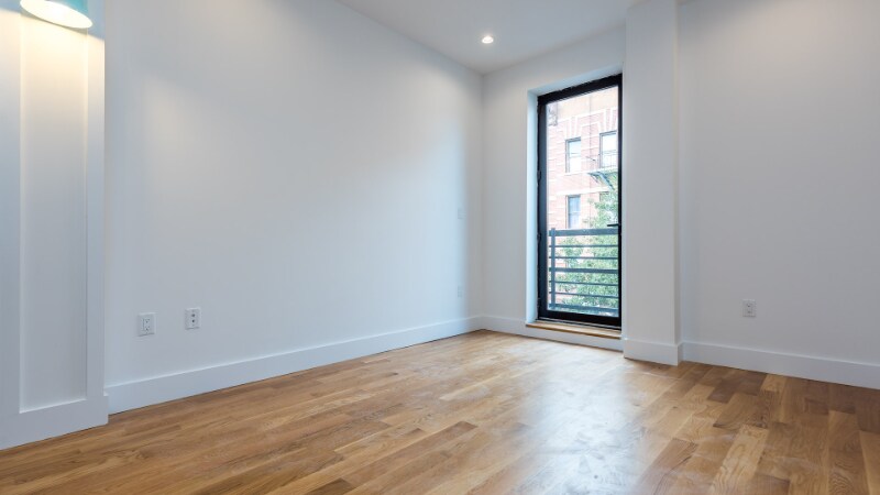 Building Photo - 724 5th Ave